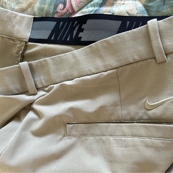 NIKE Men’s shorts Tan 36”W x 21” L Polyester & Spandex blend Like New Condition! - Picture 4 of 10